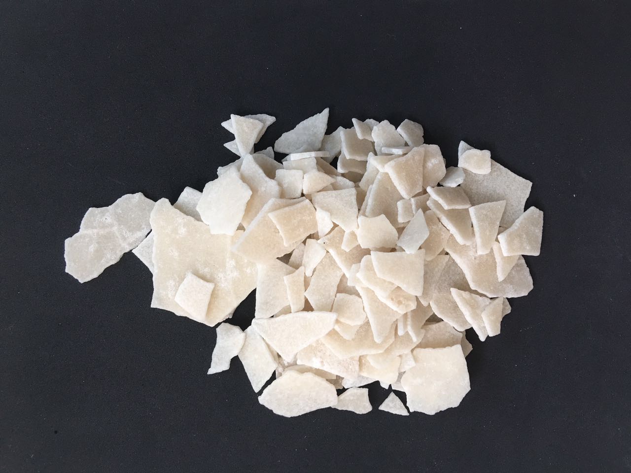 工業(yè)氯化鎂和食用氯化鎂的區(qū)別有哪些？